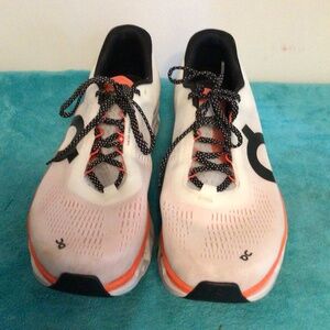 ON  RUNNING CLOUDMONSTER   RUNNING SHOES SZ 12